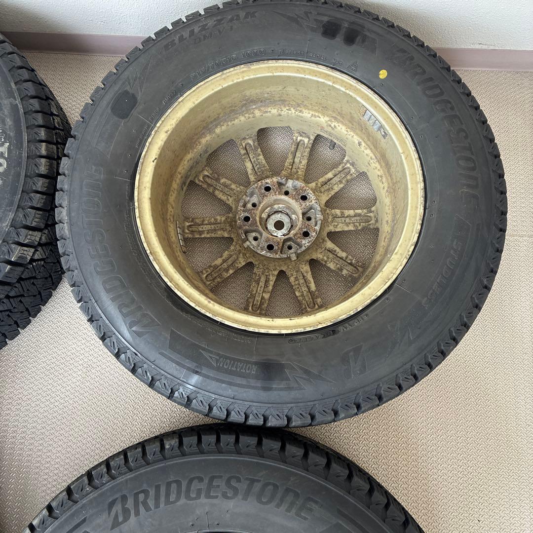 送料込　215/70R16 ブリヂストンDM-V3 スタッドレス　４本　24年製