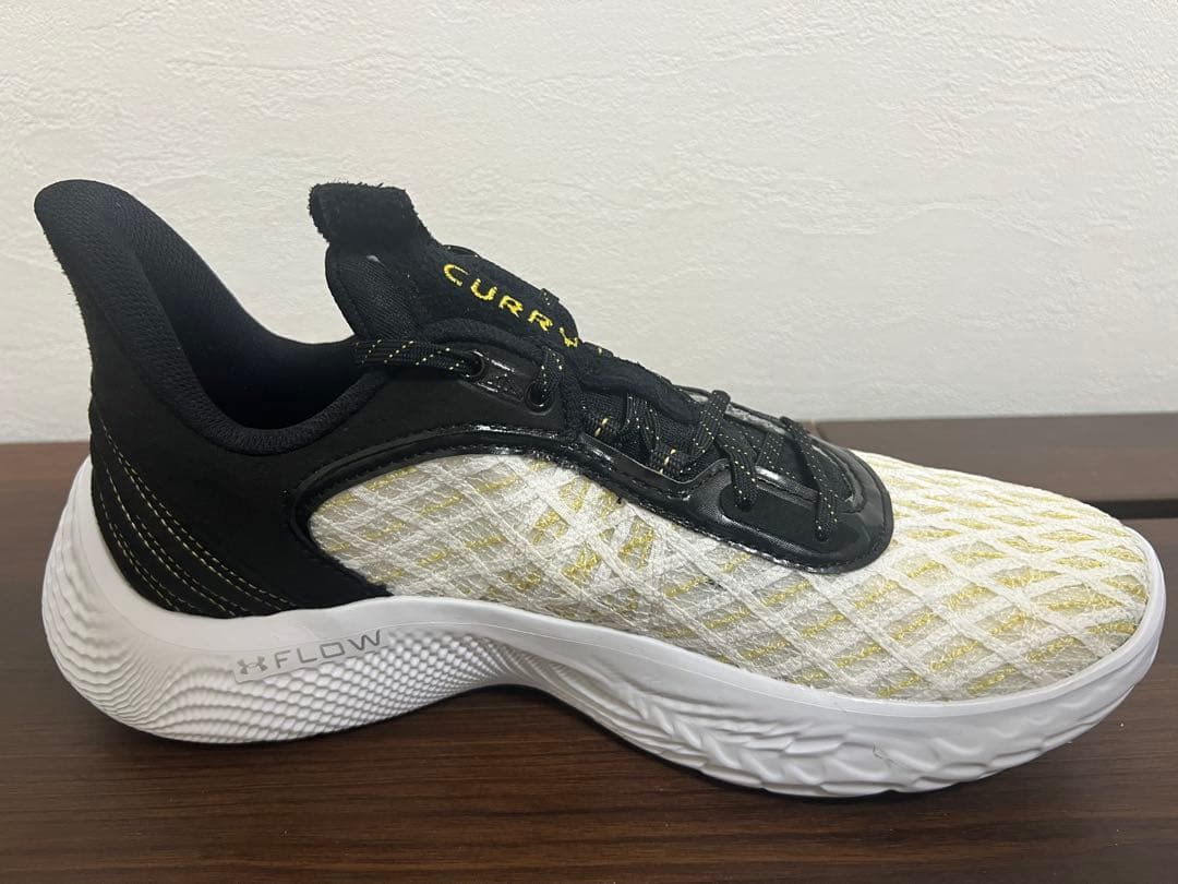 UA Curry Flow 9 新品 バッシュ 29.5cm 箱破損あり
