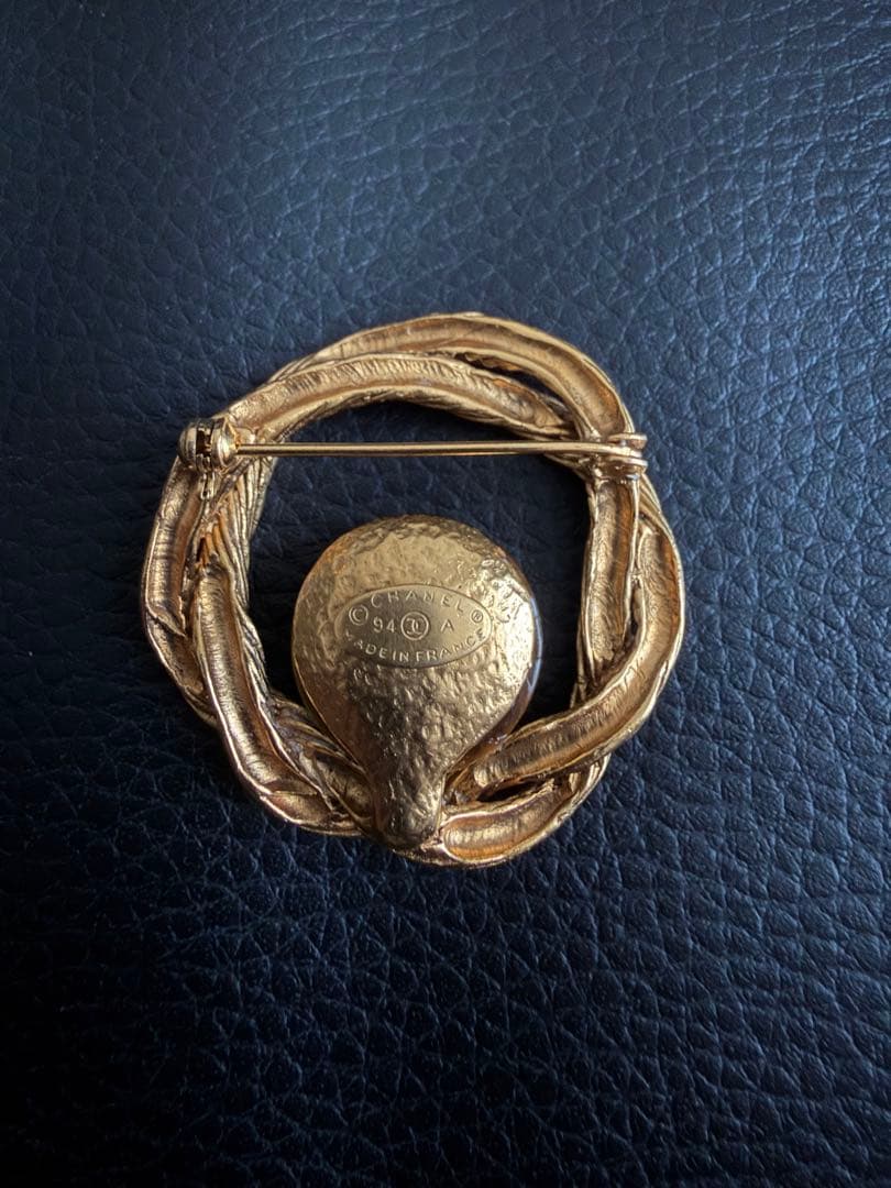 CHANEL ツイストデザイン ブローチ