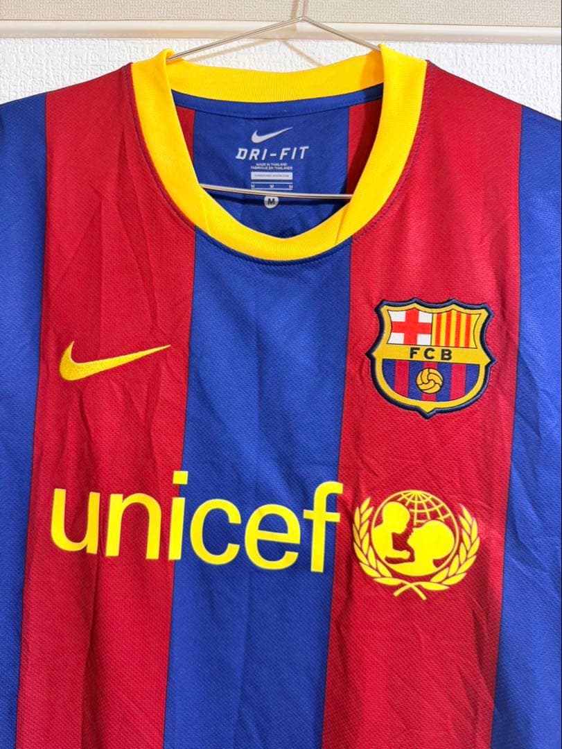 値下げ　バルセロナ　ホームユニフォーム2010-11年
