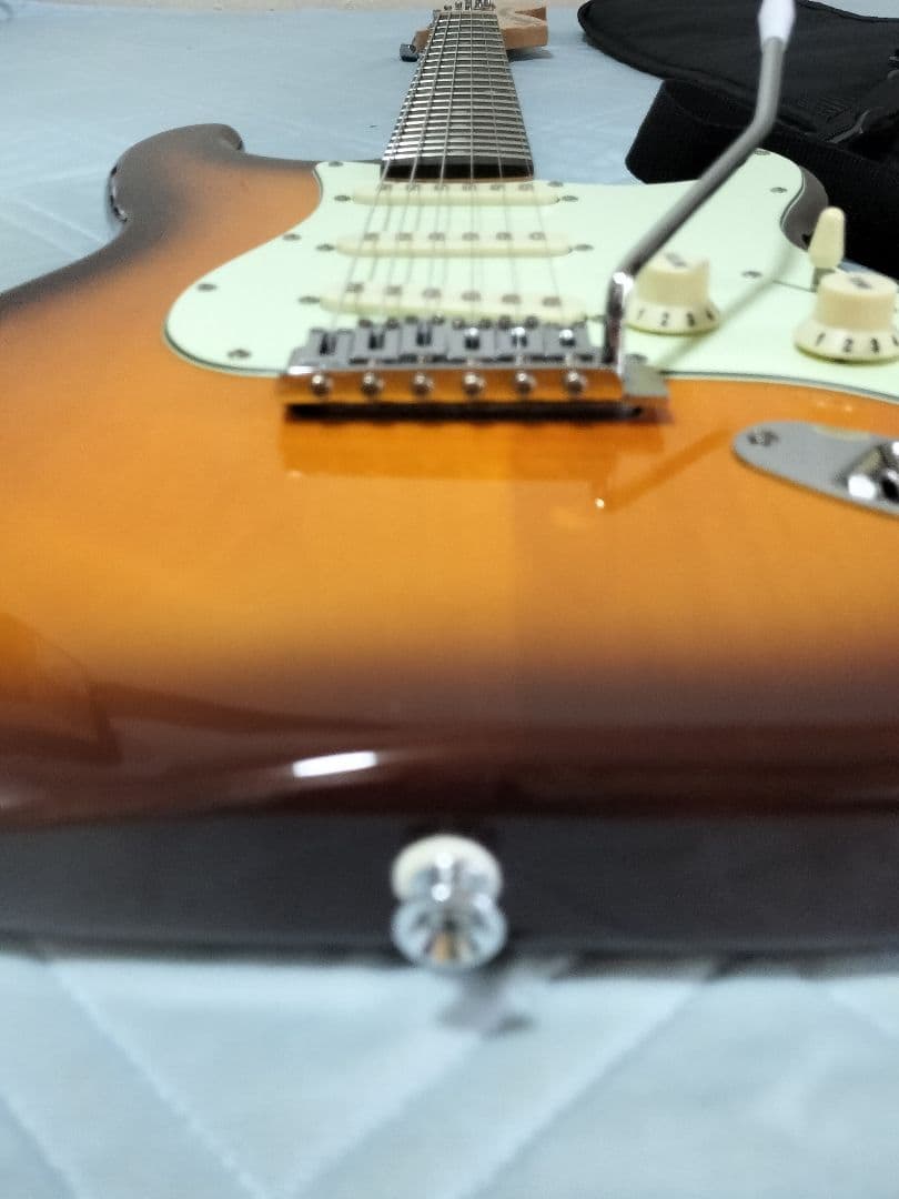 Squier スクワイヤー ストラトキャスター FSR ケースオマケ多数付