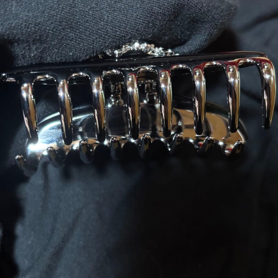 acca ヘアクリップ　フラワーモチーフ