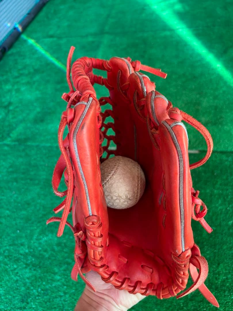 Under Armour 軟式グローブ 赤