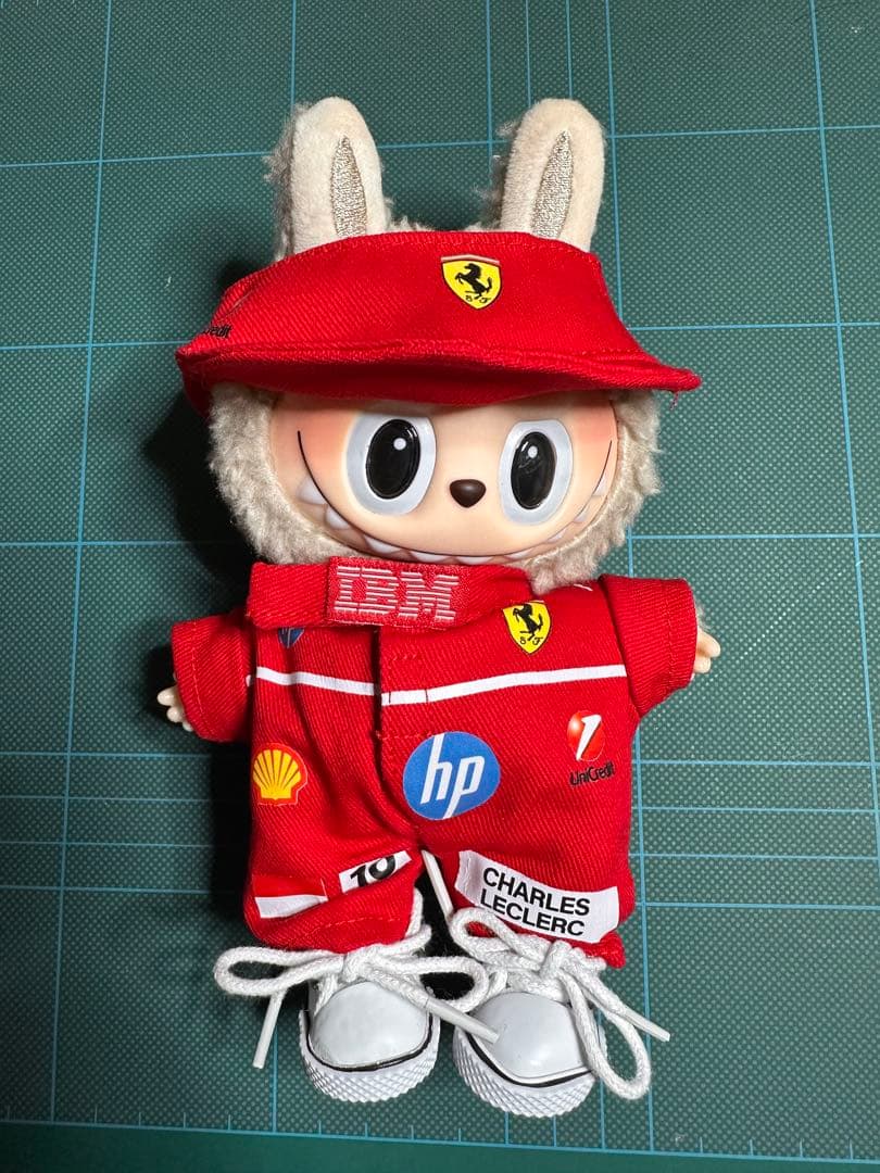 ラブブ　labubu レッドブル　フェラーリ　海外限定仕様