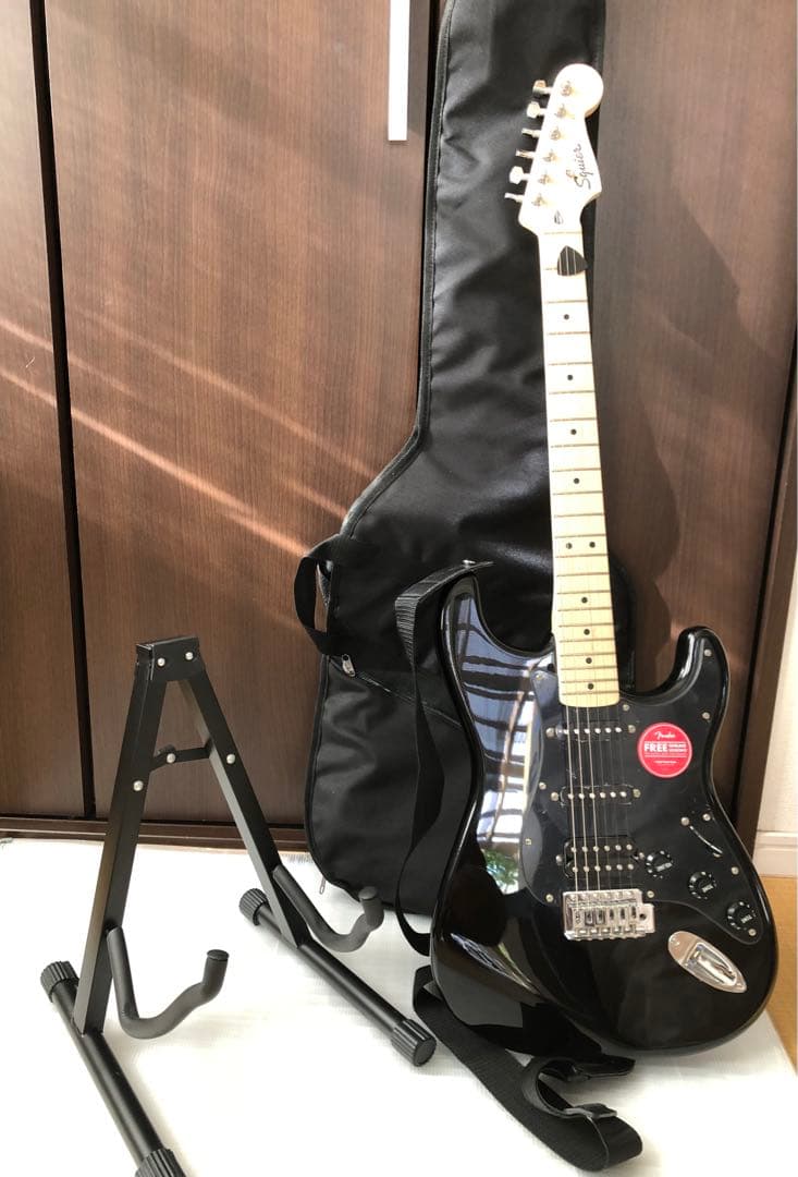 Squier ブラック エレキギター 本体