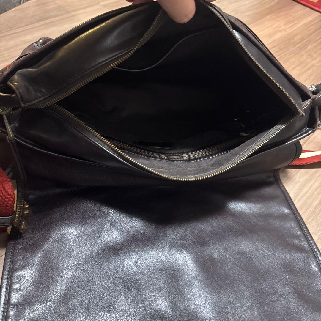 BALLY ダークブラウン ショルダーバッグ【パンチング】