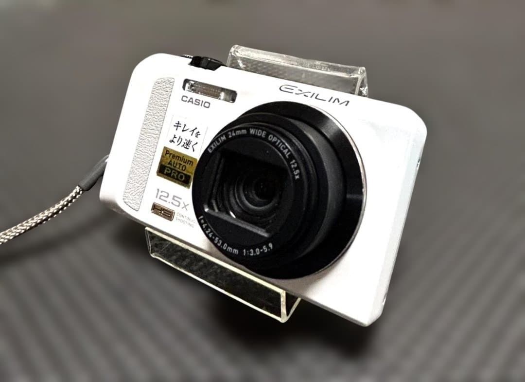 CASIO EXILIM ホワイト 12.5倍ズーム