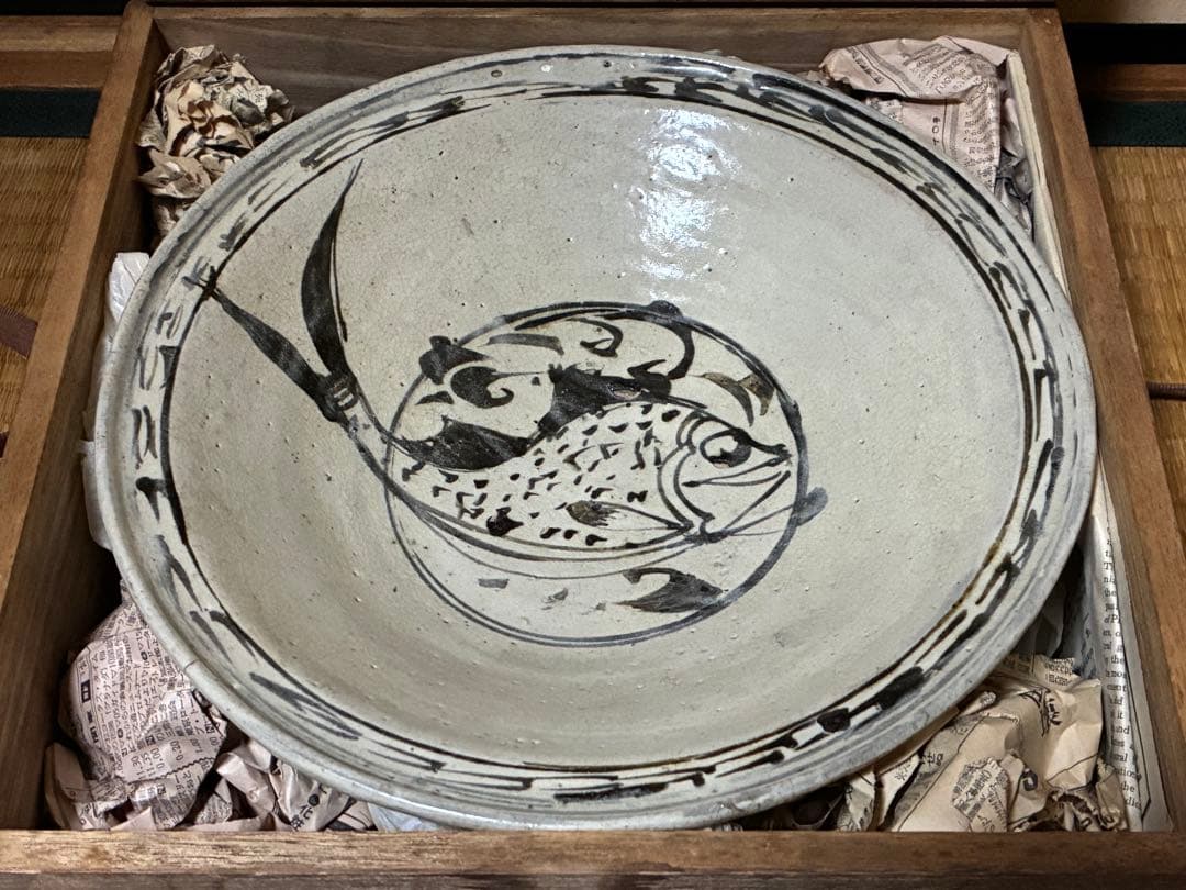 スコータイ ソコタイ 鉄絵タイ焼物 黒呉須 安南 魚紋鉢 箱入 時代物