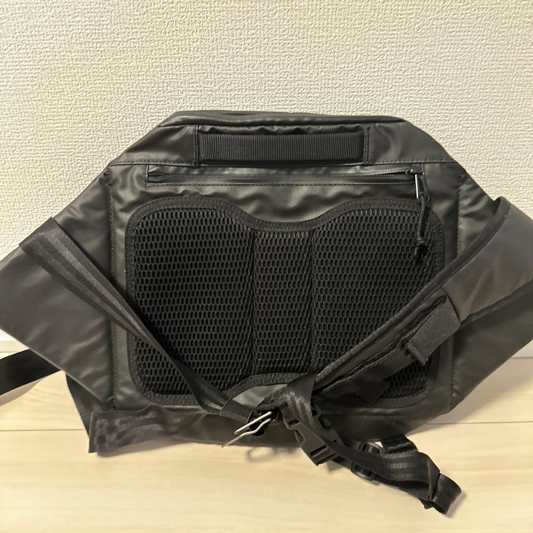 美品 CHROME INDUSTRIES VALVE SLING 2.0ブラック