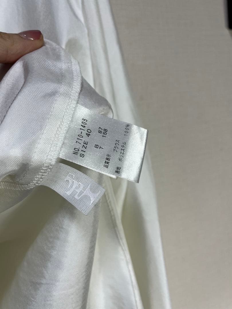 新品同様銀座マギーボウタイリボンボリュームスリーブブラウス