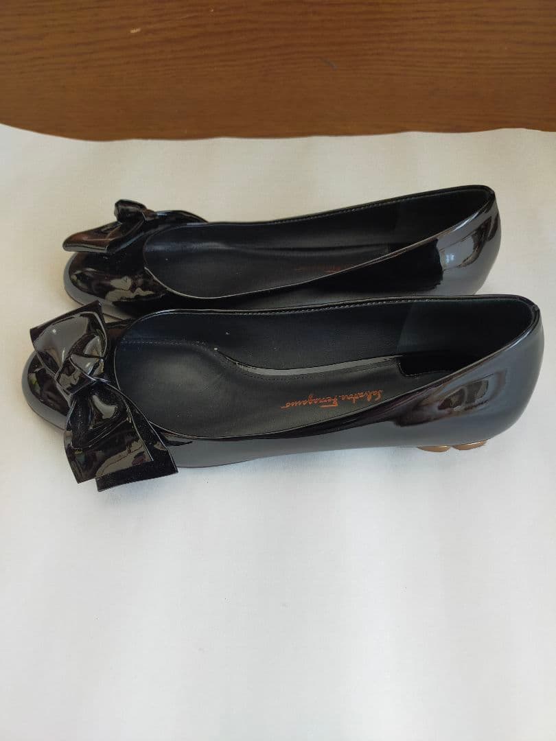 フェラガモパンプス