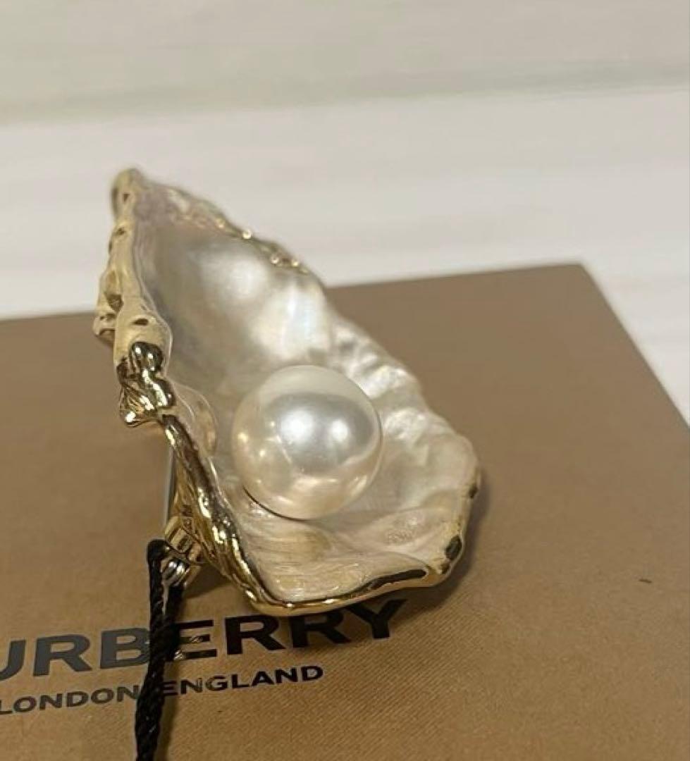 (美品/未使用)BURBERRY ブローチ
