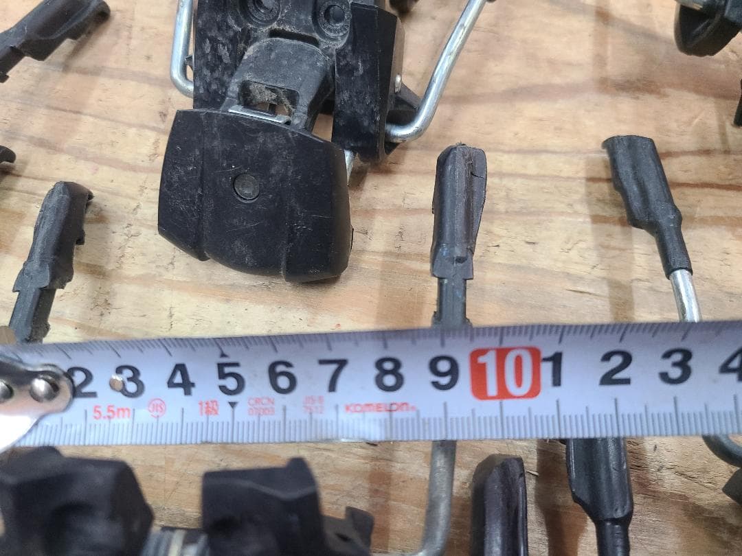 スキーブレーキの交換部品各種 x16