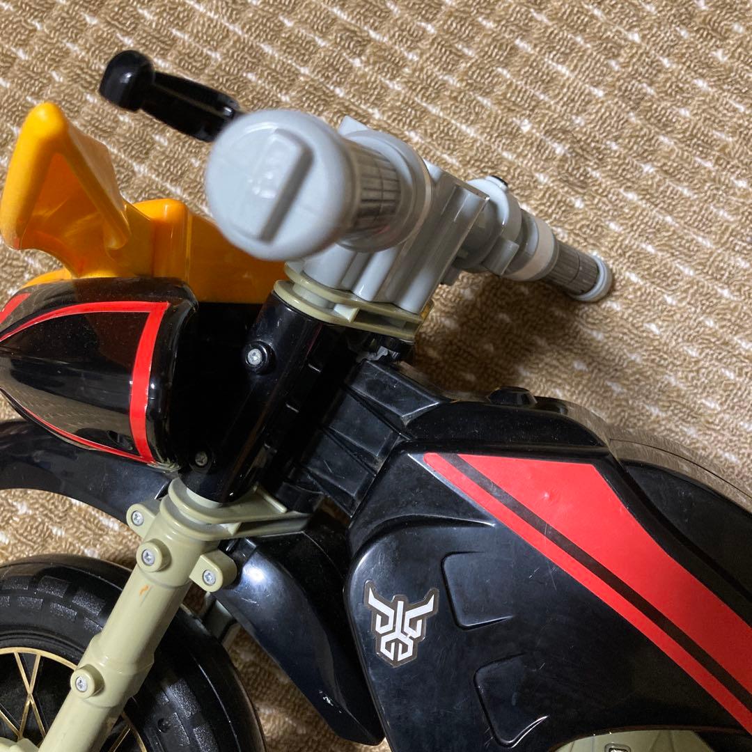 バンダイ 仮面ライダークウガ 乗用バイク ビートチェイサー2000 三輪車当時物