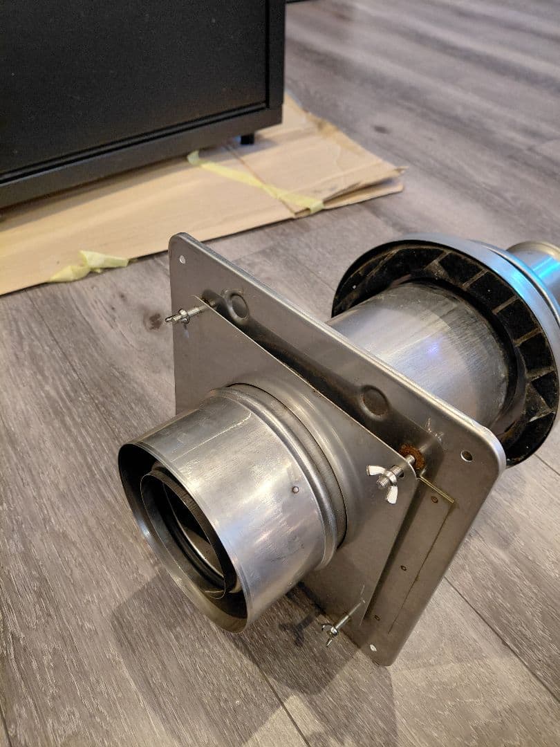 トヨトミ　密閉式ペレットストーブ　muumuu PE-8