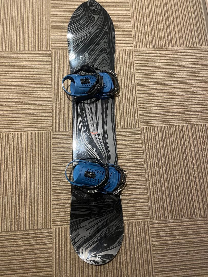 パウダースノーボード とビンディング付き