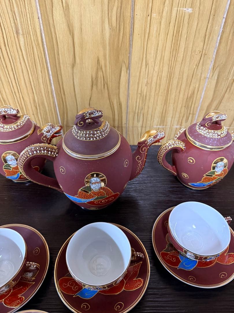 茶道具セット 赤色と金色の陶器製