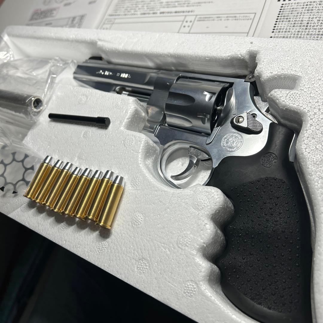 Smith & Wesson M327 R8 リボルバー