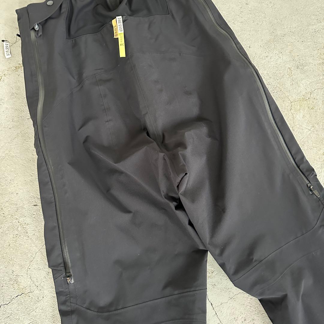 美品 バートンAK457 GORE-TEX PRO BIB PANTS L