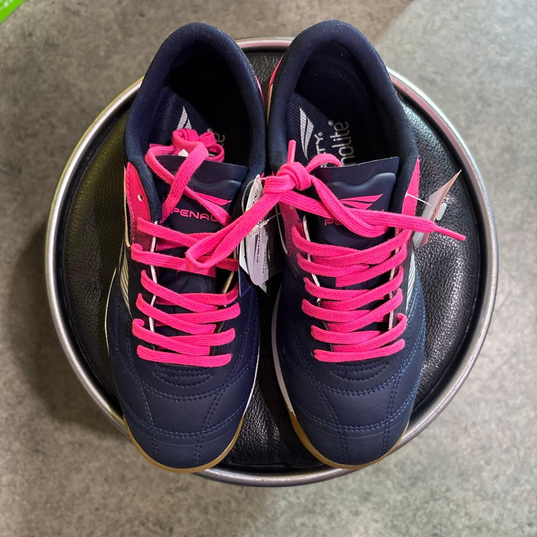 ペナルティフットサルシューズ新品24.５㎝