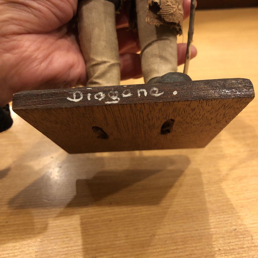 フランスアンティーク　街路灯に火を灯す老人