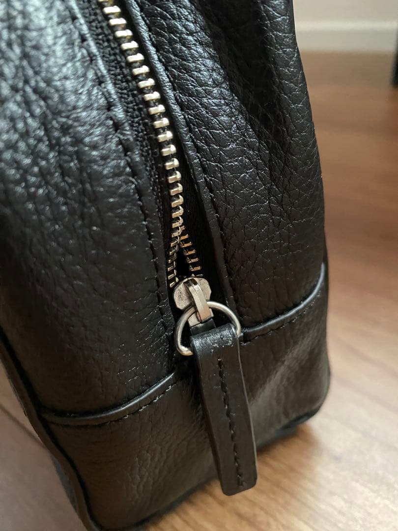 【大人気】美品　「装いを、ちょっと特別に」レザーのミニハンドバッグ / ボストン