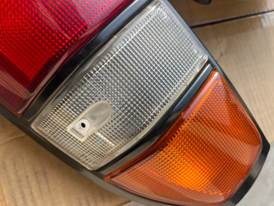 95プラド　テールランプ