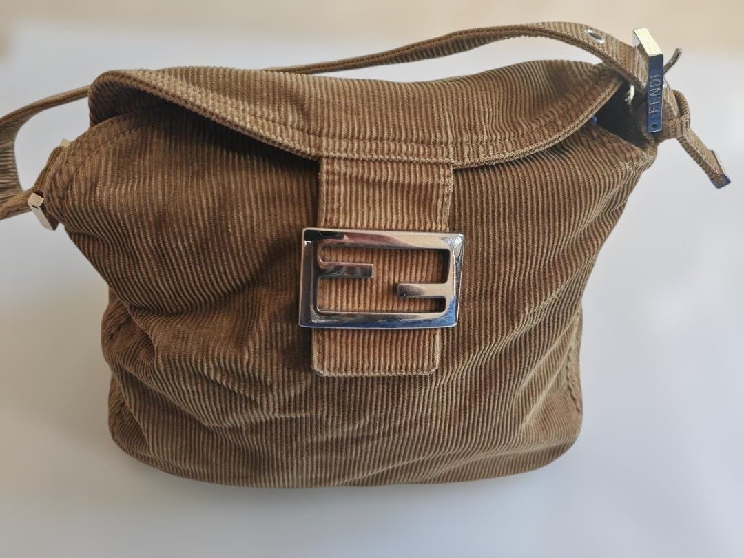 フェンディ　マンマバケット　スエード