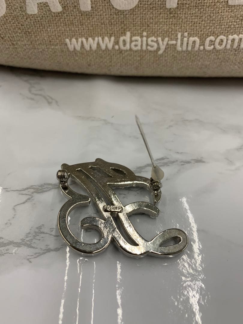 【お値下げ可♡超美品♡】FOXEY パール装飾 ブローチ