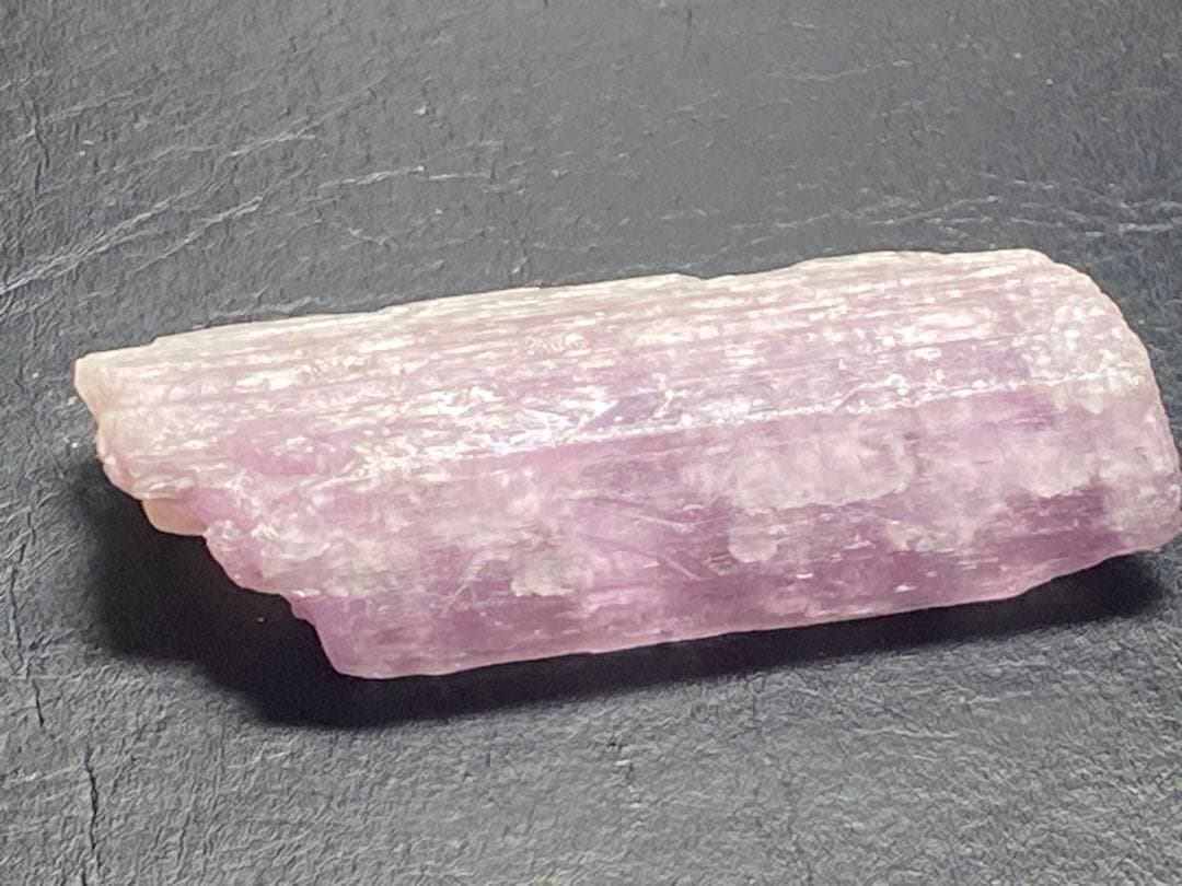 クンツァイト　リチア輝石　104g