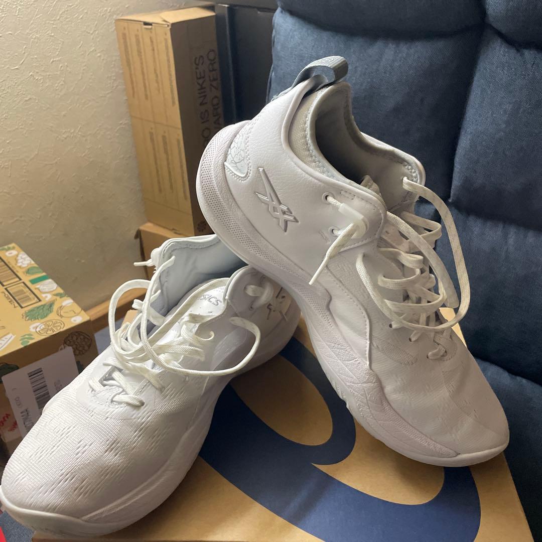 asics バスケットボールシューズ ホワイト