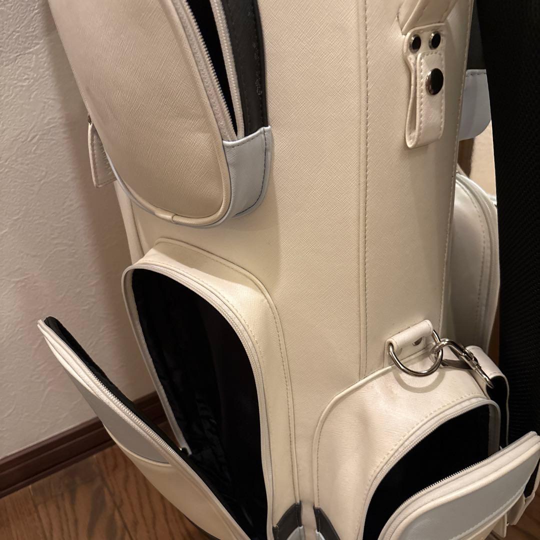 ホワイト キャディバッグ 複数ポケット付き　キャスター付き　8個のポケット付き