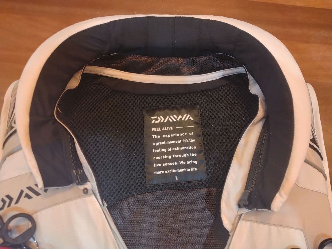 DAIWA ダイワ フローティング ベスト ジャケット 2012年製 ホワイト