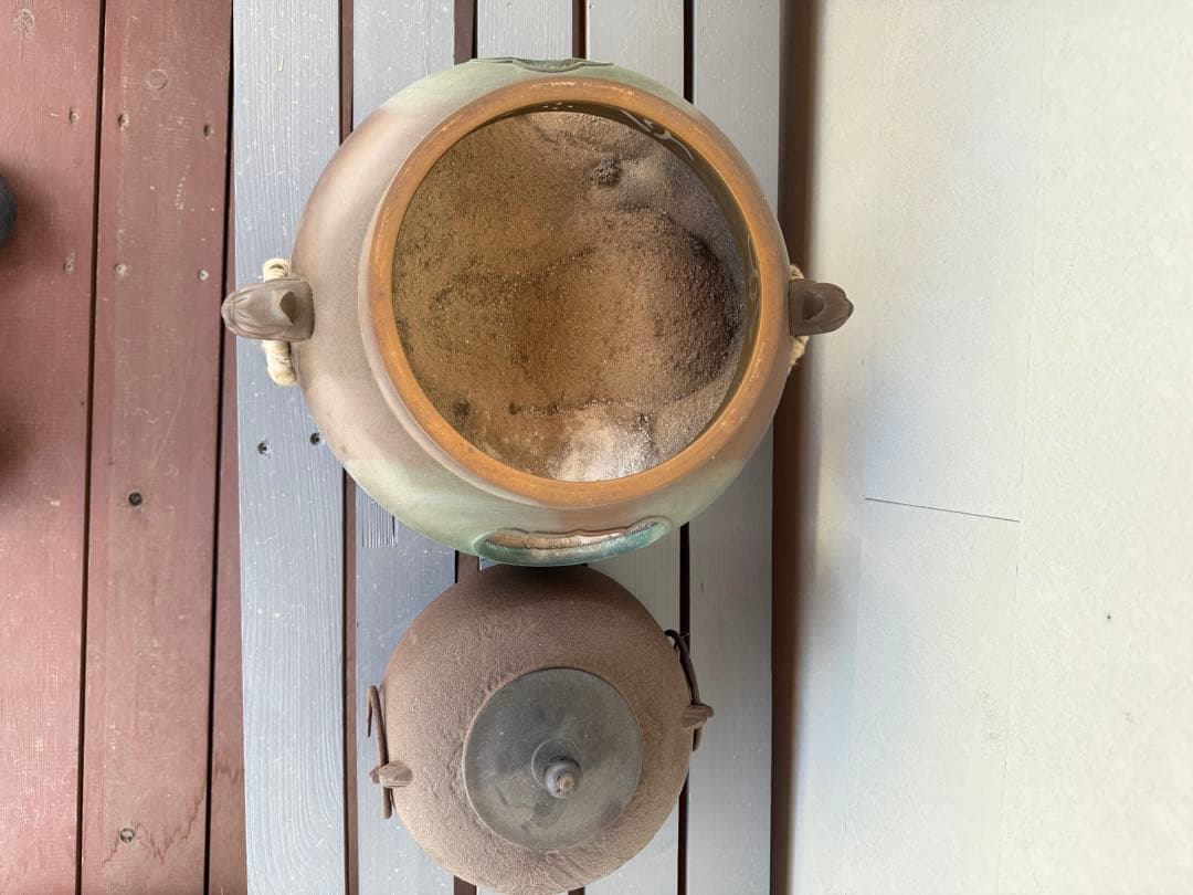 獅子の頭部装飾の金属製茶釜　唐銅製　鬼面風炉