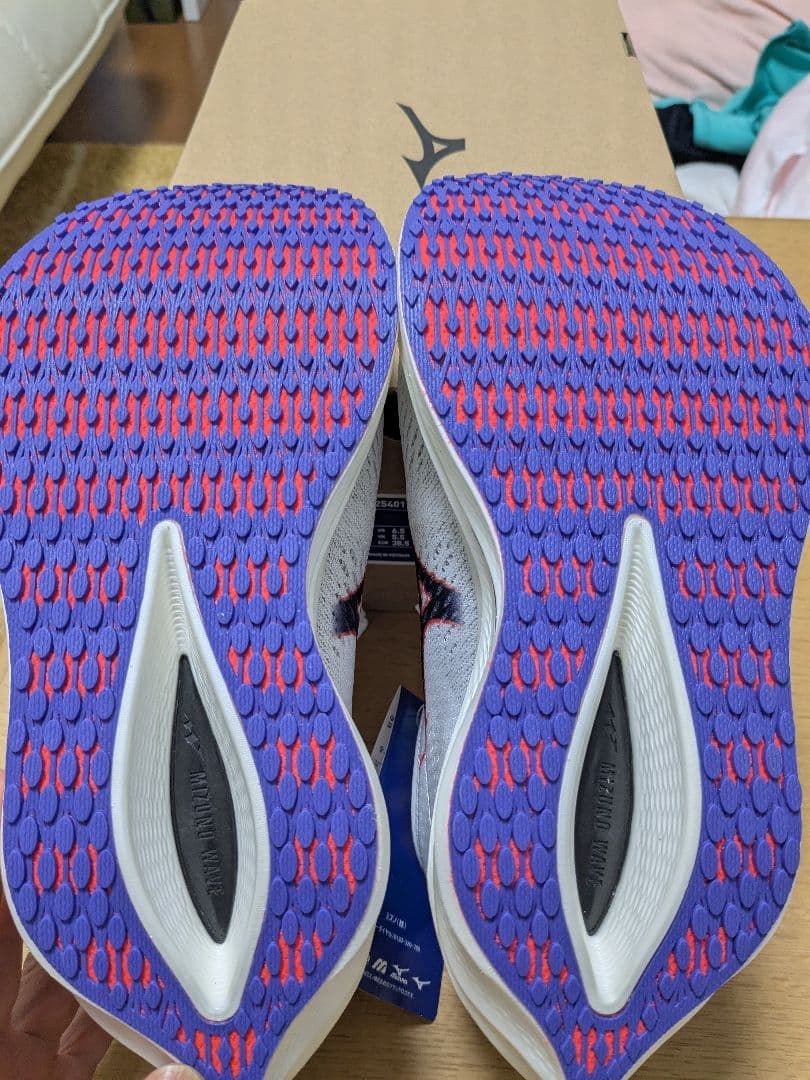 週末割引!!ミズノ ウェーブリベリオンプロLOW 24.5cm レディース