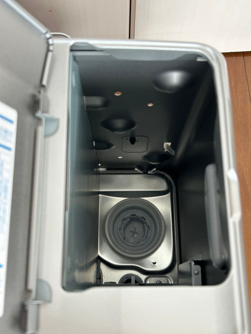 【新品未使用】ダイニチ石油ファンヒーターＦＷ−２５Ｓ６(S)ライトシルバー