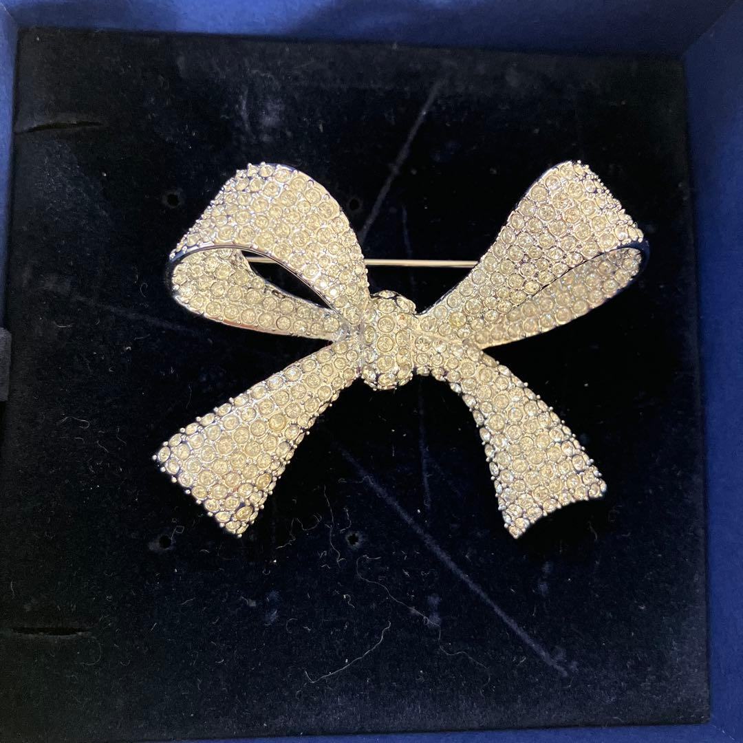 スワロフスキーリボンブローチ シルバー