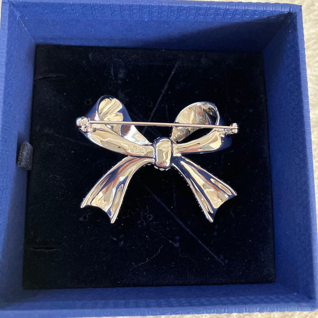 スワロフスキーリボンブローチ シルバー