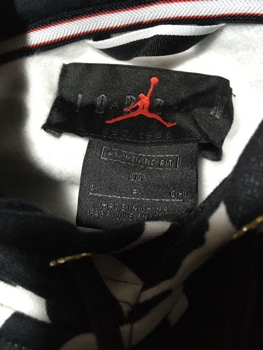 パリサンジェルマン×ジョーダン　コラボ　パーカー　S