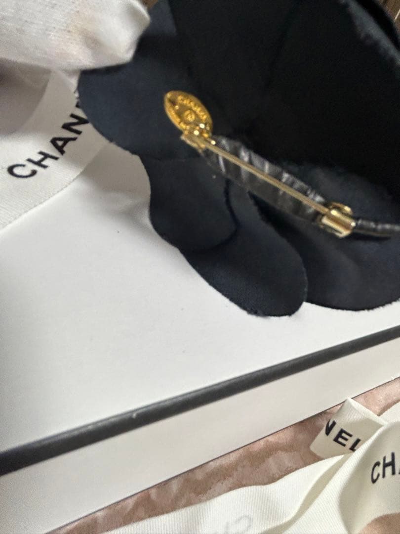 CHANEL シルク素材カメリアコサージュ刻印あり
