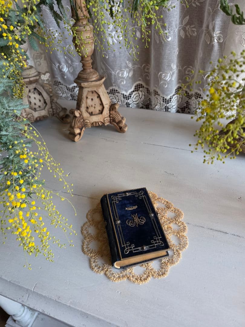 貴重　フランスアンティーク　1855年　ミセル　アヴェマリアのモノグラム 祈祷書