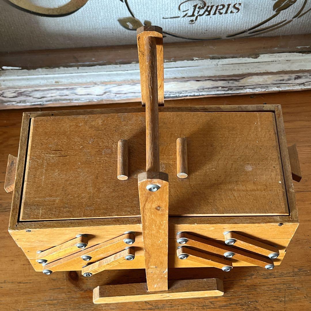 ちょっと小さめサイズのソーイングボックス