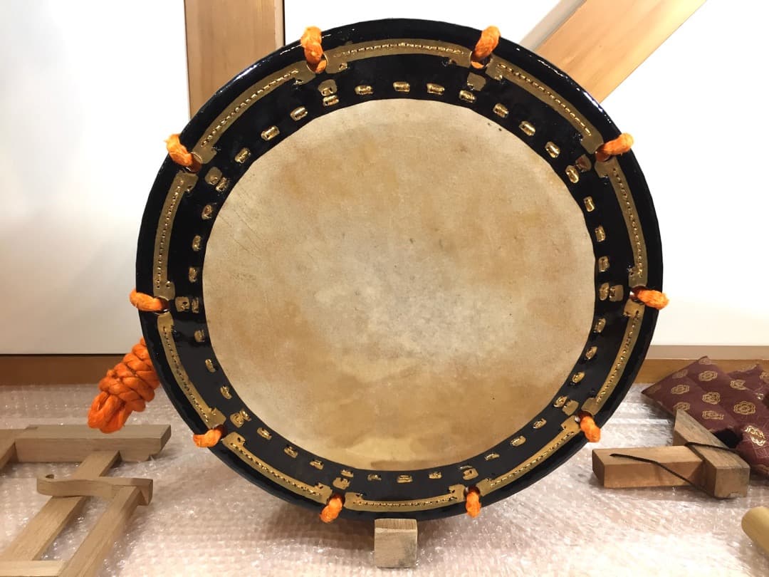 締太鼓 セット 約35cm 和楽器 蒔絵 小型和太鼓2個 締太鼓台 撥4本 付き