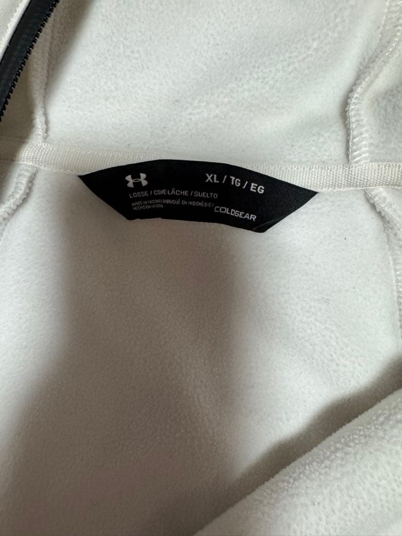 さとる様　アンダーアーマー上下セット XL