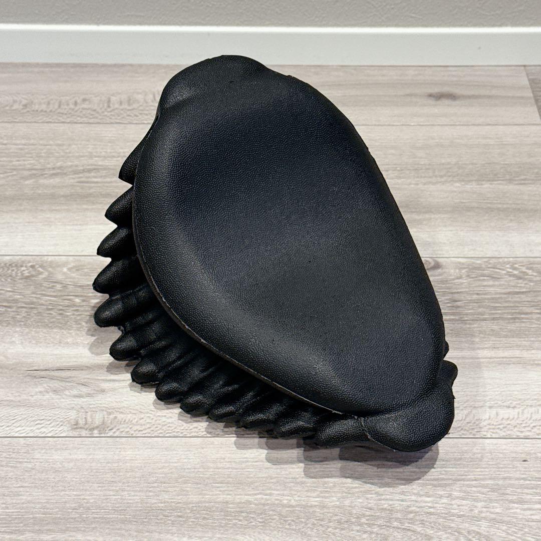 〆ブラック 首枕 ネックピロー 自宅で寝るだけ10分 ストレッチ 首こり 肩