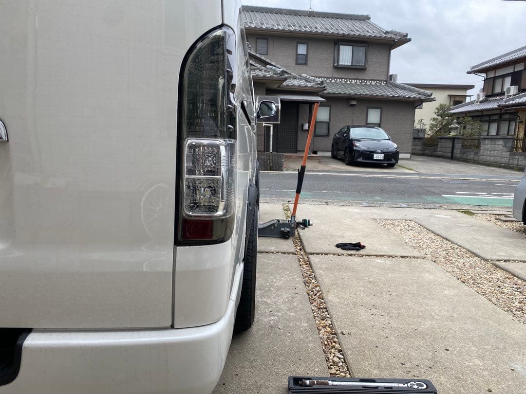 ※新年セール　ハイエース　19インチ　VALOR DCR①