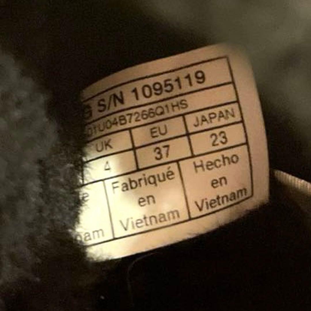 【美品】UGG ブラック ムートン　ボア スリッパ　23cm