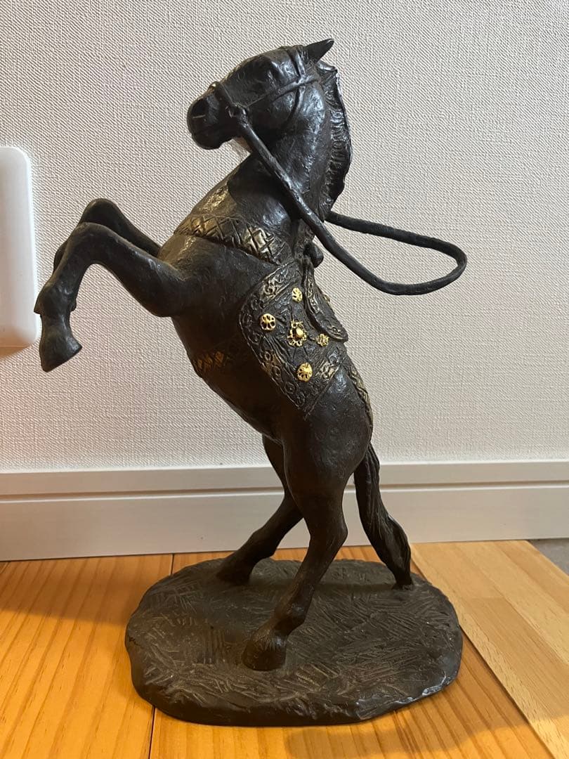 新風　富永直樹　ブロンズ像