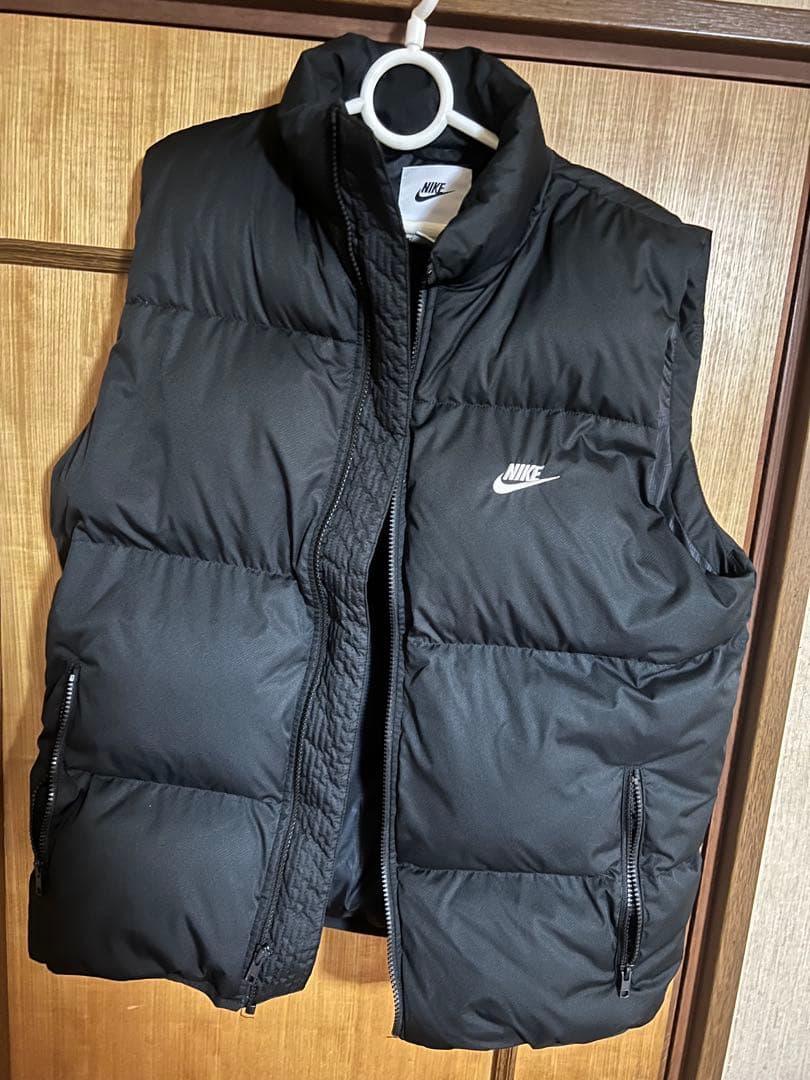 Nike 黒 ダウンベスト Mサイズ