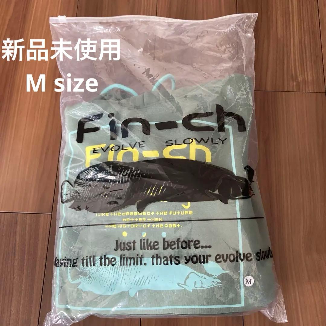 新品　フィンチ　パーカー